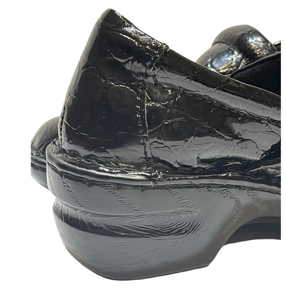 B.O.C. Born Concepts Black Faux Alligator Womens Clogs SZ 8.5 40 EU - Picture 9 of 12